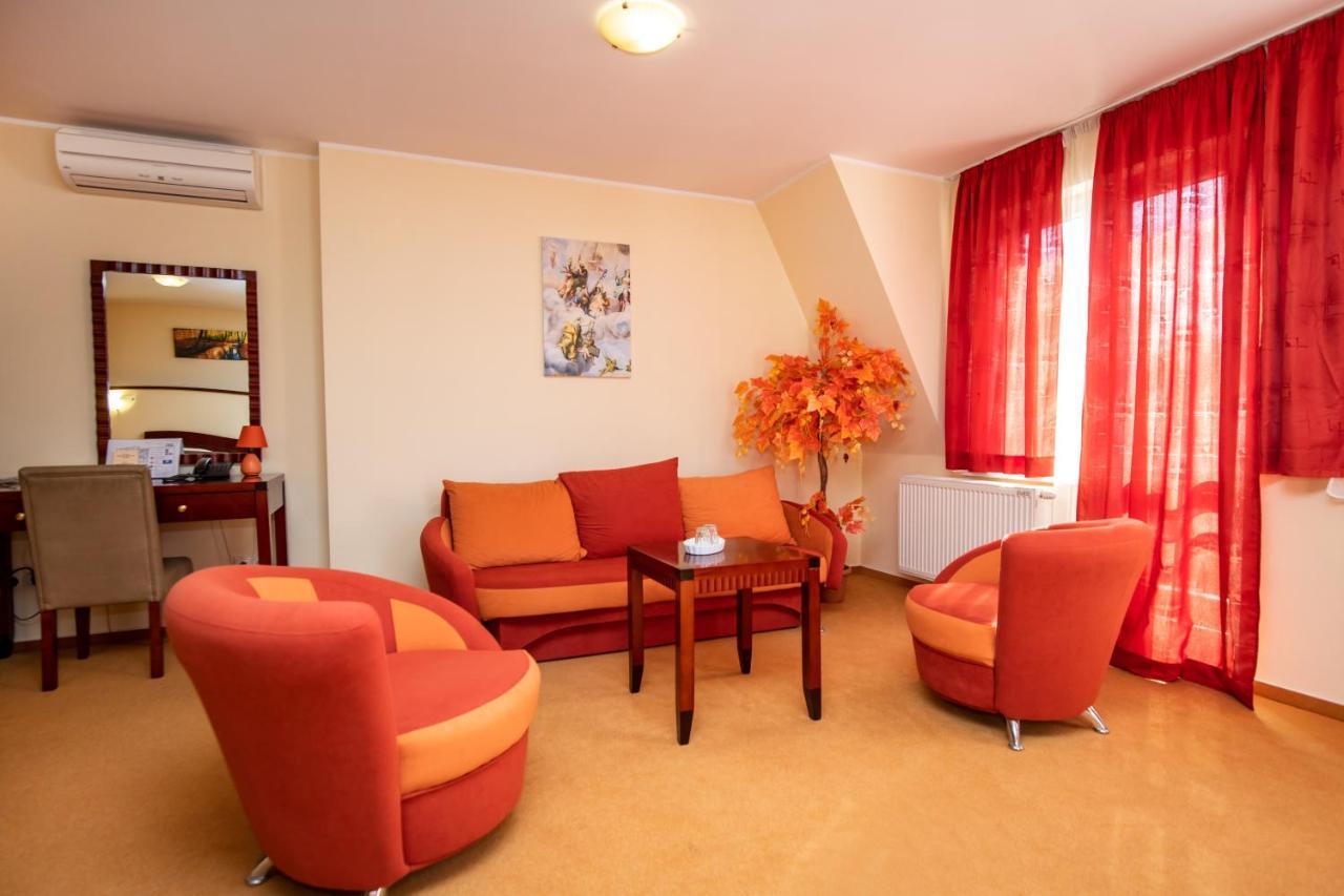 Hotel Boss Žilina Esterno foto