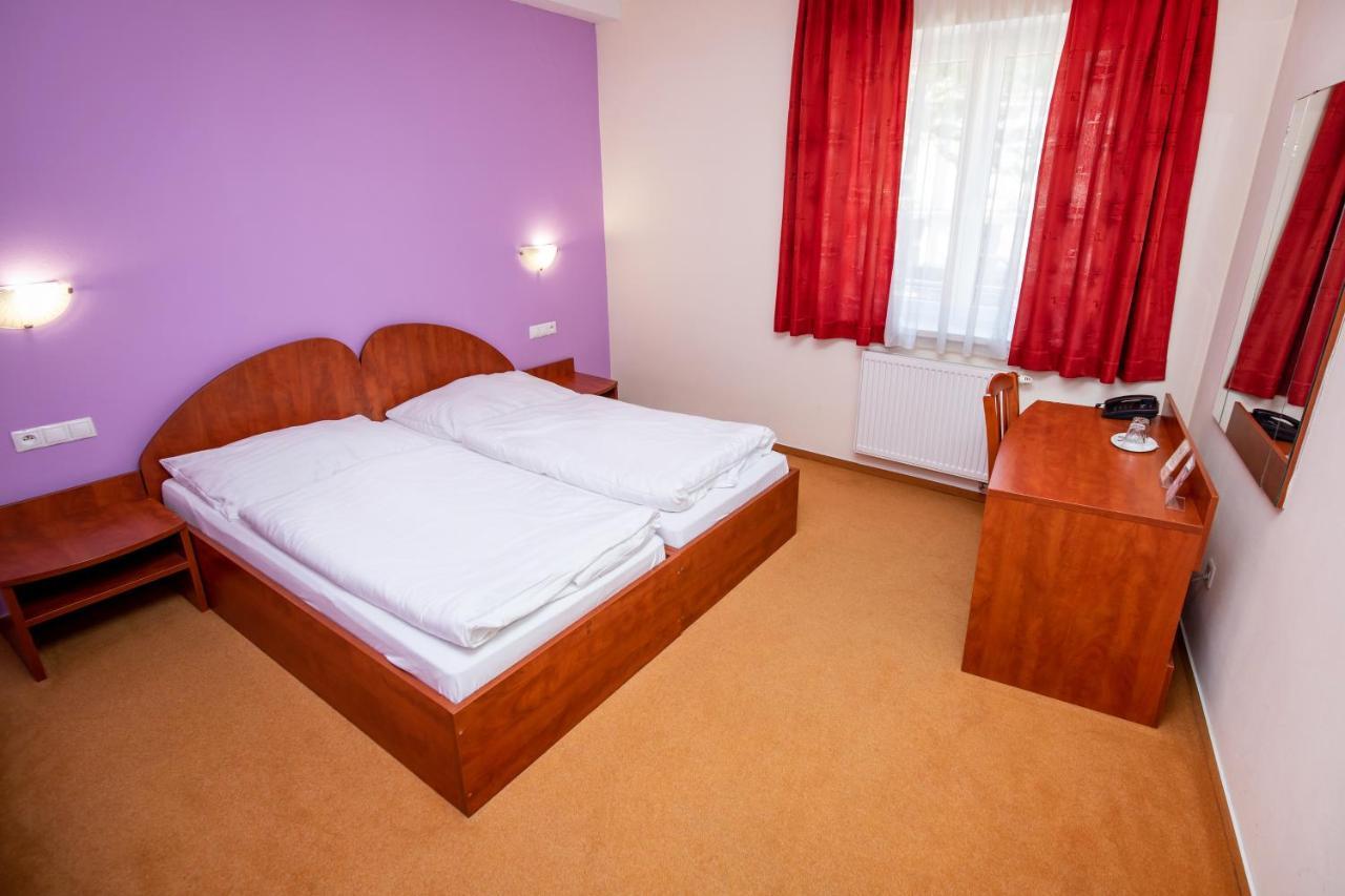 Hotel Boss Žilina Esterno foto