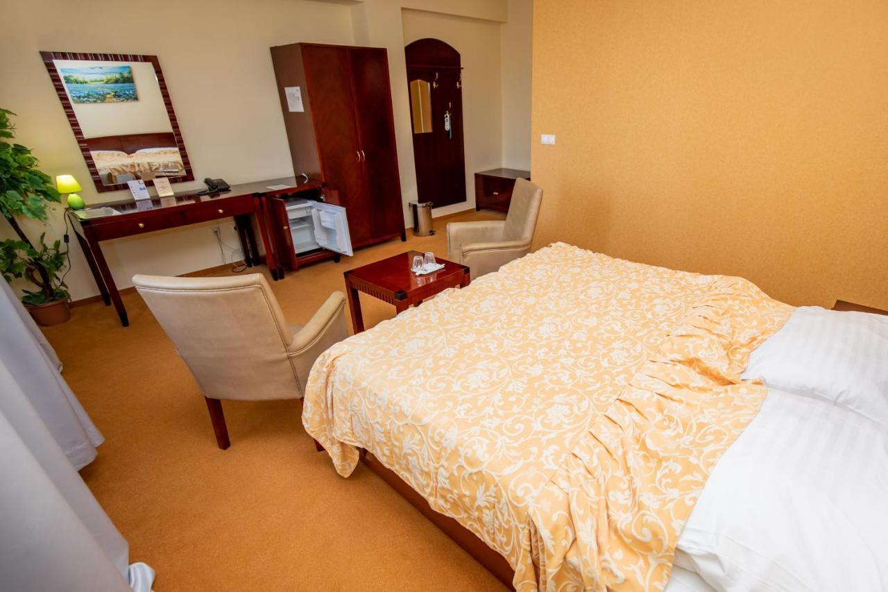 Hotel Boss Žilina Esterno foto